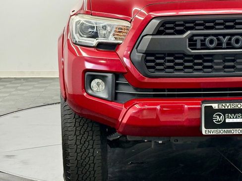 Used 2019 Toyota Tacoma TRD Sport w/ Technology Package image 7