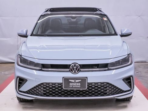 Used 2025 Volkswagen Jetta SEL image 4