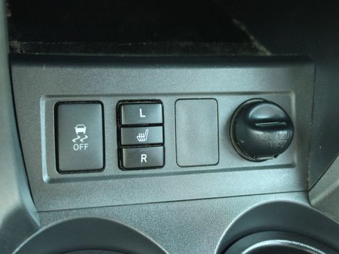 Used 2011 Toyota RAV4 Limited w/ Limited Extra Value Pkg AWD/4WD image 35
