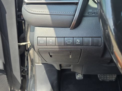 Used 2021 Toyota Camry SE FWD image 22