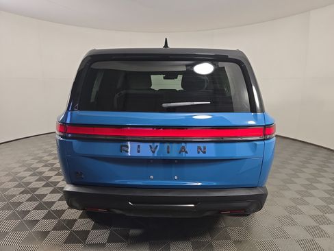 Used 2025 Rivian R1S Adventure Dual AWD/4WD image 4