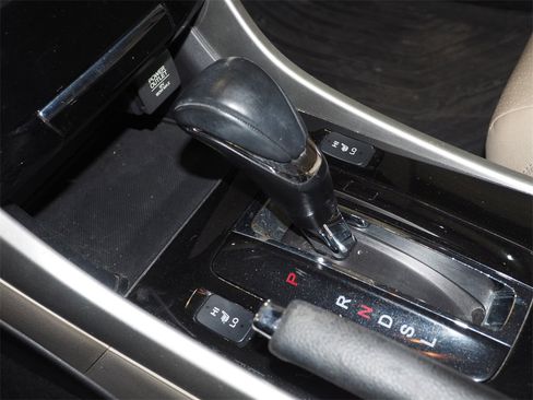 Used 2016 Honda Accord EX-L image 16