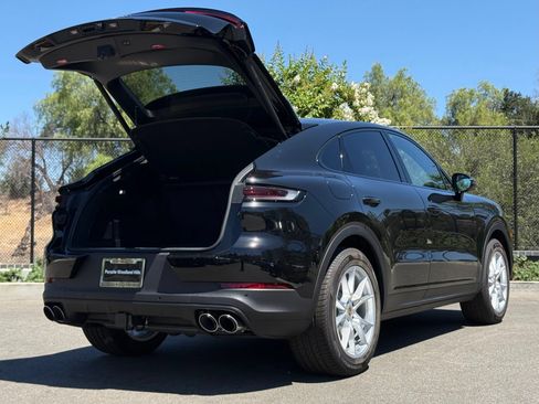 New 2025 Porsche Cayenne Coupe AWD/4WD image 31