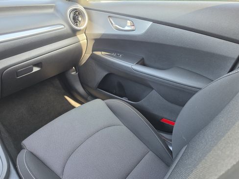 Used 2023 Kia Forte LXS FWD image 20
