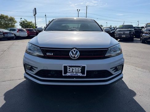Used 2017 Volkswagen Jetta GLI FWD image 2