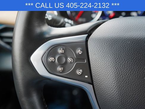 Used 2023 Chevrolet Traverse Premier FWD image 36
