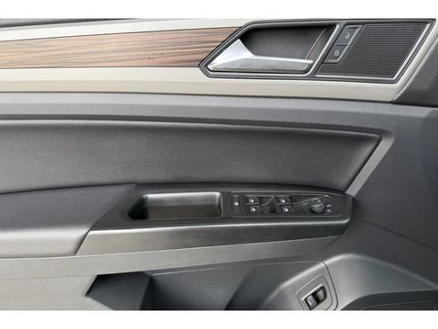 Used 2021 Volkswagen Atlas SE w/ Towing Package AWD/4WD image 11