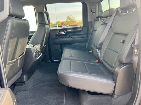 Certified 2024 GMC Sierra 2500 SLT w/ SLT Convenience Package image 17