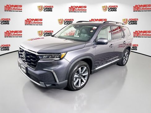 Used 2025 Honda Pilot Elite image 15