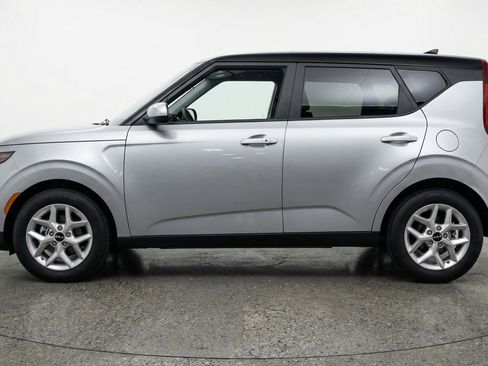 Used 2025 Kia Soul LX w/ LX Technology Package image 5