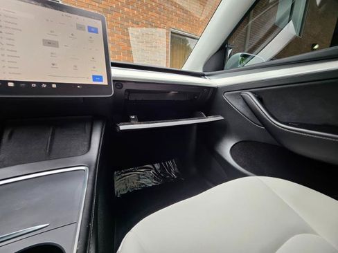 Used 2022 Tesla Model Y Long Range AWD/4WD image 56