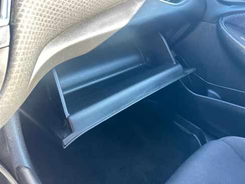 Used 2017 Chevrolet Malibu LT image 36