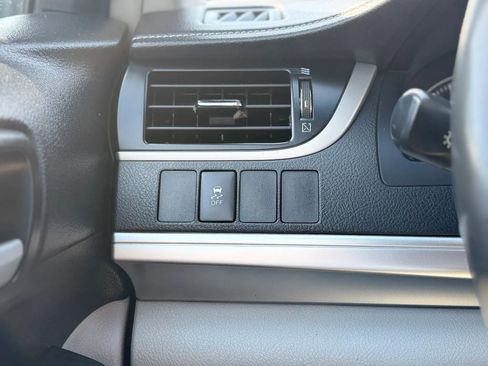 Used 2014 Toyota Camry LE image 20