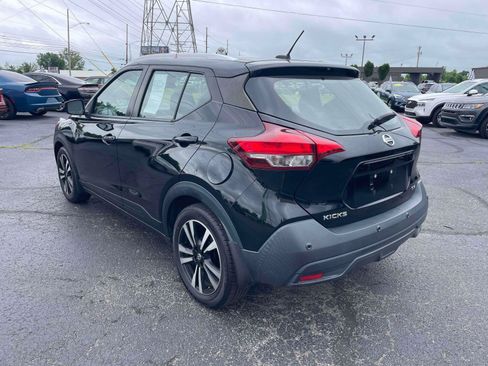 Used 2020 Nissan Kicks SV FWD image 3