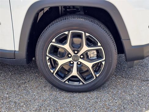 New 2026 Jeep Compass Limited AWD/4WD image 12