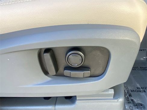 Used 2020 Land Rover Defender 110 SE image 20