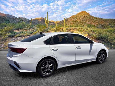 Used 2024 Kia Forte LXS FWD image 4