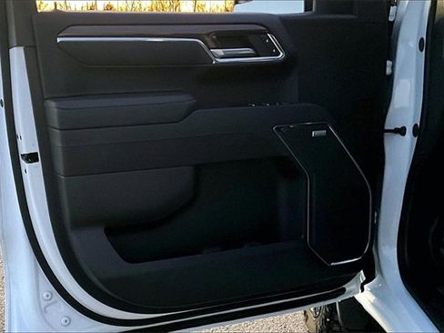 Used 2025 Chevrolet Silverado 1500 LT Trail Boss w/ Convenience Package II image 21