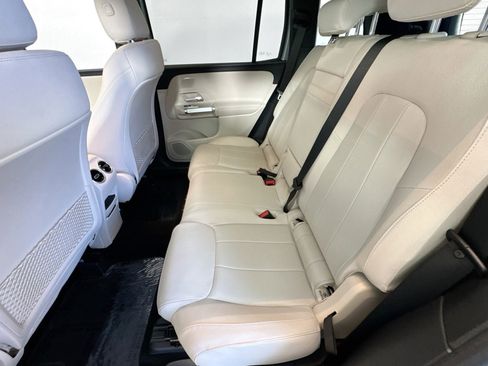 Used 2026 Mercedes-Benz GLB 250 4MATIC image 23