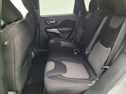 Used 2017 Jeep Cherokee Sport image 18