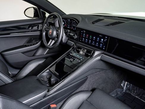 Used 2024 Porsche Panamera 4 AWD/4WD image 15