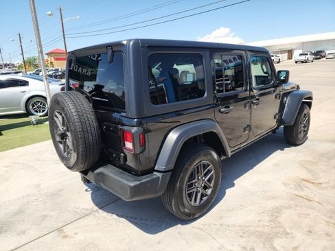 Used 2024 Jeep Wrangler Unlimited Sport AWD/4WD image 4