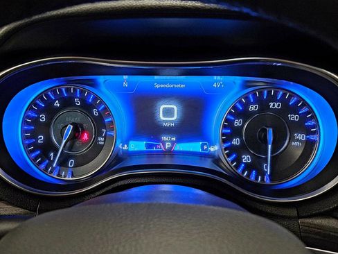 Used 2020 Chrysler 300 Touring w/ Sport Appearance Package image 20