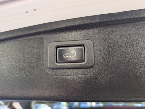 Used 2019 Subaru Outback 2.5i Premium image 16