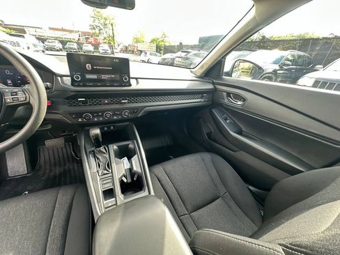 Used 2024 Honda Accord EX image 27