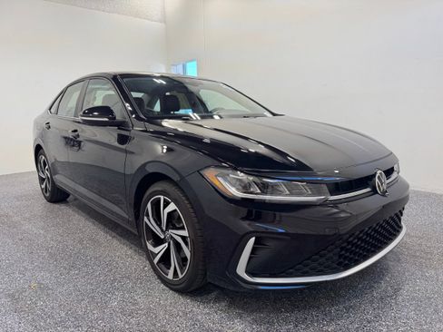Used 2026 Volkswagen Jetta SEL FWD image 9
