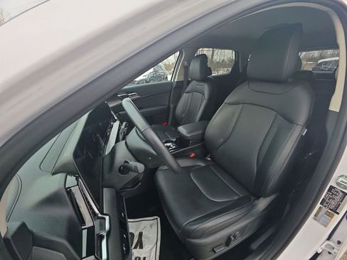 Certified 2024 Kia Sportage EX image 15