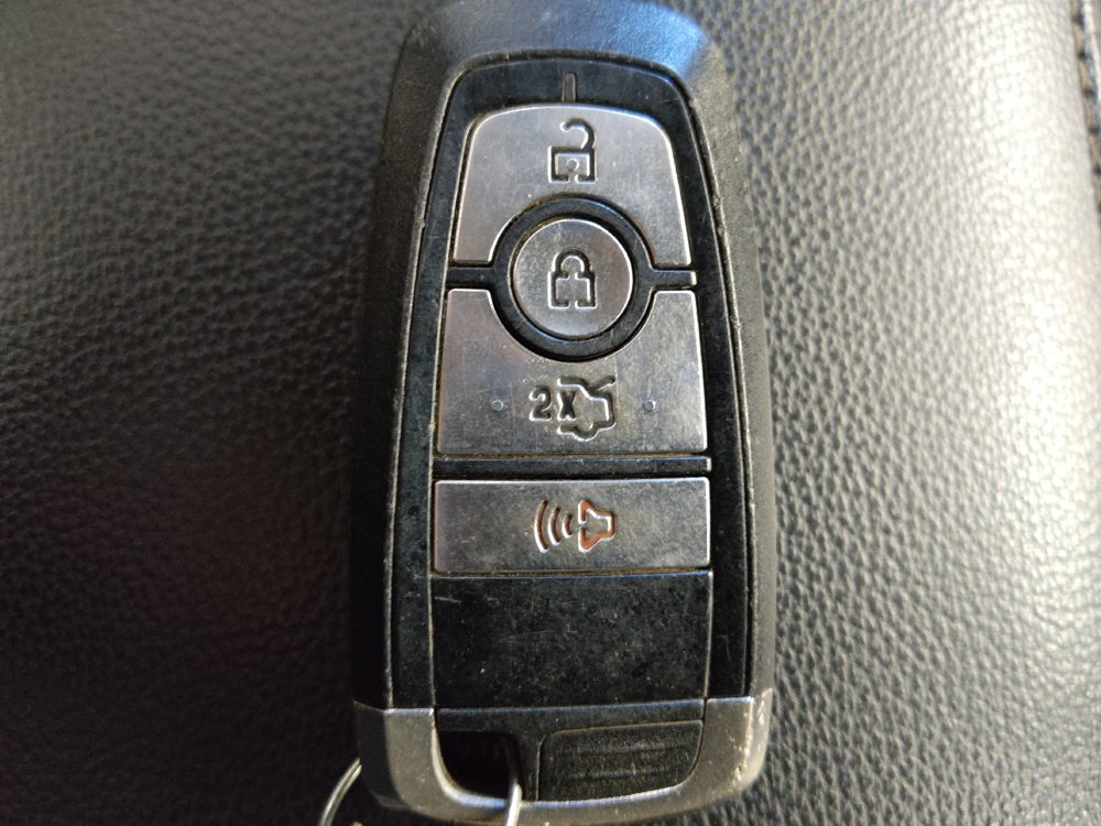 Used 2018 Ford Fusion SE FWD image 32
