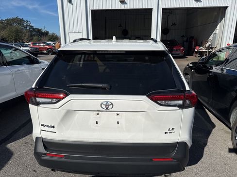 Used 2025 Toyota RAV4 LE image 8