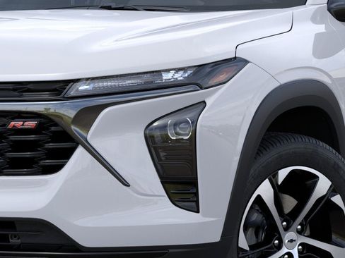 New 2026 Chevrolet Trax RS w/ Sunroof Package FWD image 34