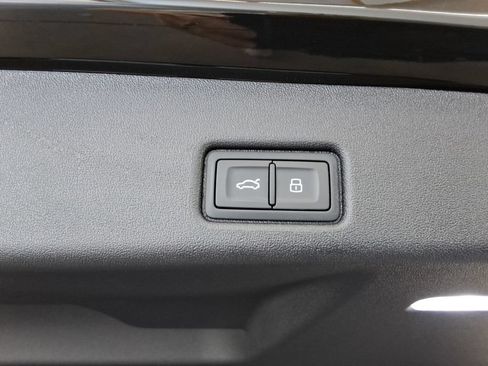 Used 2025 Audi Q5 Premium Plus w/ Premium Plus AWD/4WD image 21