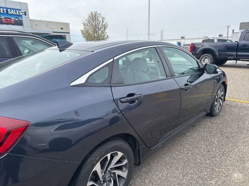 Used 2018 Honda Civic EX image 9