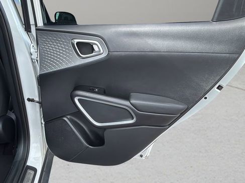 Used 2021 Kia Soul LX FWD image 11