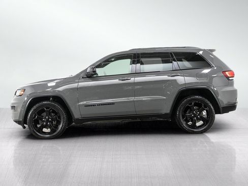 Used 2019 Jeep Grand Cherokee Laredo AWD/4WD image 3
