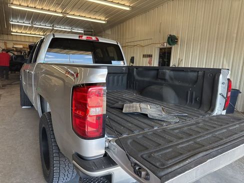 Used 2017 Chevrolet Silverado 1500 Custom w/ Custom Convenience Package image 7