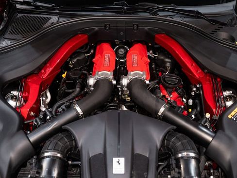 Used 2025 Ferrari Roma Spider image 19