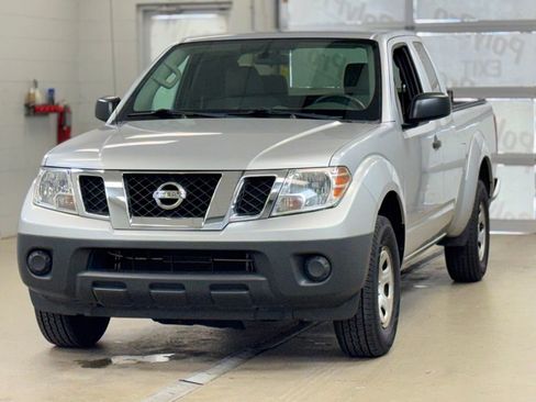 Used 2019 Nissan Frontier S RWD image 2