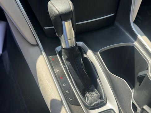 Used 2018 Honda Accord EX image 22
