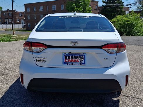 Used 2024 Toyota Corolla LE FWD image 5