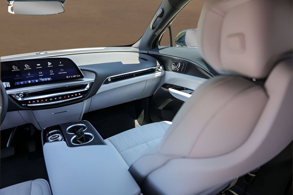 Certified 2025 Cadillac Lyriq Sport AWD/4WD image 26