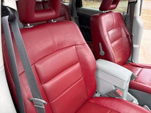 Used 2010 Chrysler PT Cruiser w/ PT Cruiser Couture Edition image 22