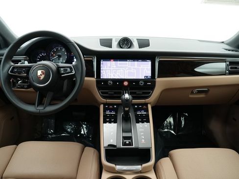 Certified 2025 Porsche Macan S AWD/4WD image 15
