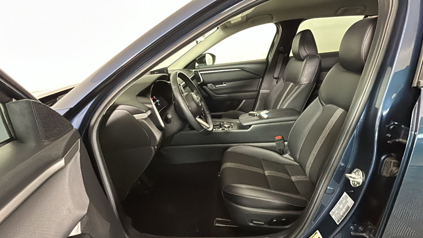 Used 2025 MAZDA CX-50 AWD 2.5 S w/ Preferred Package image 13