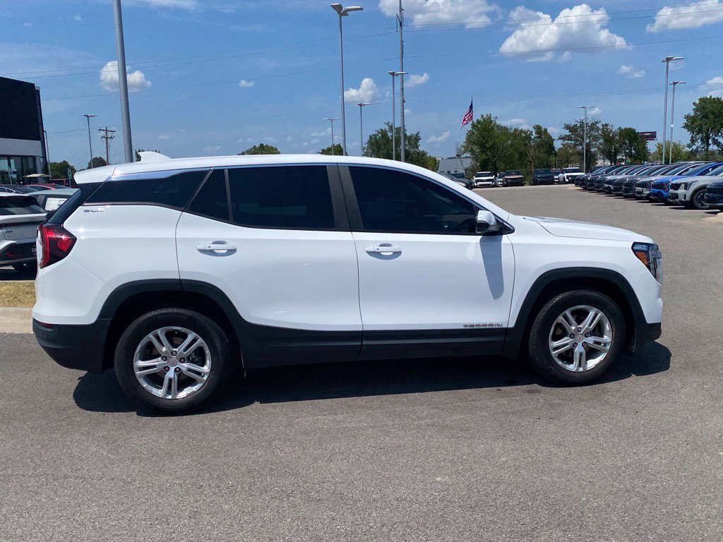Used 2023 GMC Terrain SLE FWD image 8