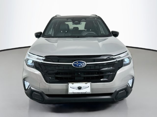 Used 2025 Subaru Forester Touring AWD/4WD image 2