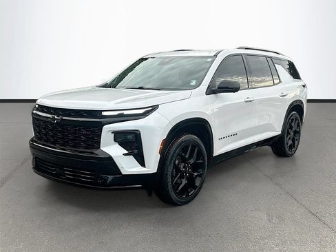 Used 2024 Chevrolet Traverse RS FWD image 3
